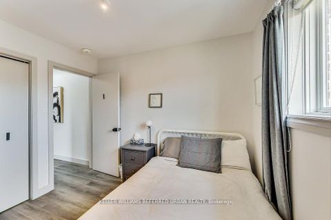 Photo 26 at 205 Bathurst Street, Chinatown, Toronto