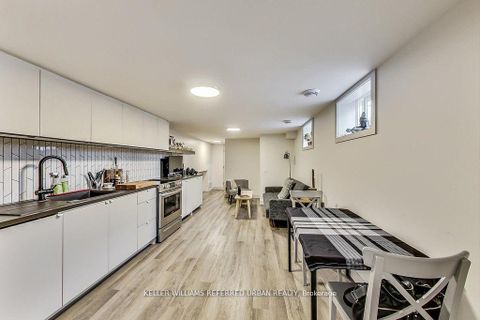 Photo 37 at 205 Bathurst Street, Chinatown, Toronto