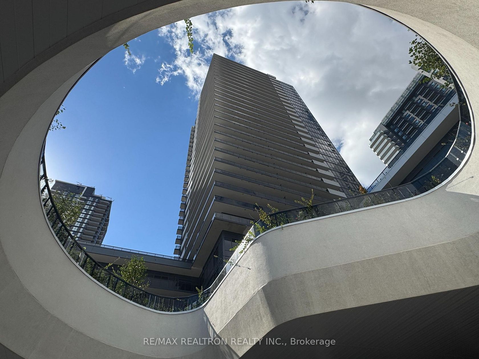 339 - 5105 Hurontario Street, Hurontario, Mississauga 