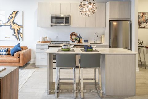 Photo 4 at 301 - 185 Deerfield Road, Central Newmarket, Newmarket