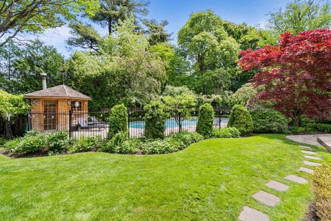 Photo 6 at 25 Strathgowan Crescent, Lawrence Park South, Toronto