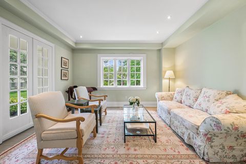 Photo 14 at 25 Strathgowan Crescent, Lawrence Park South, Toronto