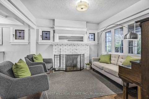 Photo 2 at 183 Wychwood Avenue, Cedarvale, Toronto