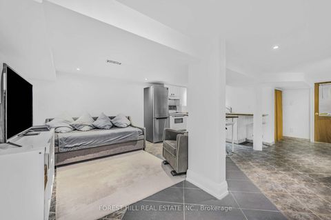 Photo 15 at 183 Wychwood Avenue, Cedarvale, Toronto