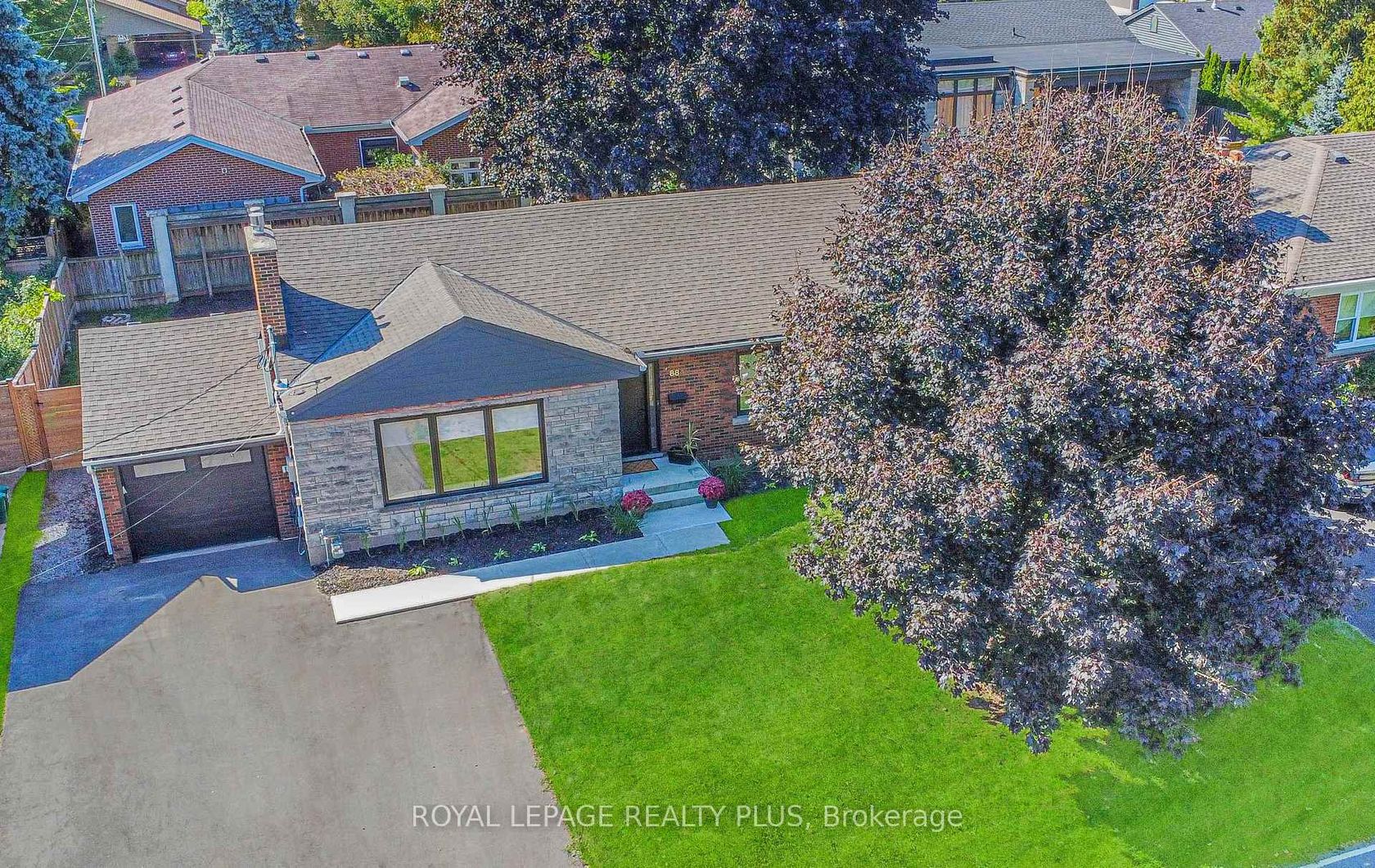 884 Eagle Drive, LaSalle, Burlington 