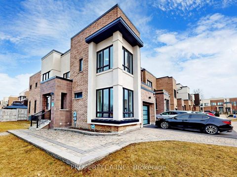 Photo 1 at 19 Denarius Crescent, Oak Ridges Lake Wilcox, Richmond Hill