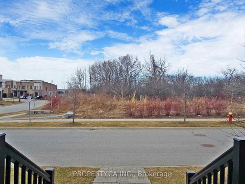 Photo 4 at 19 Denarius Crescent, Oak Ridges Lake Wilcox, Richmond Hill Photo 4 at 19 Denarius Crescent, Oak Ridges Lake Wilcox, Richmond Hill