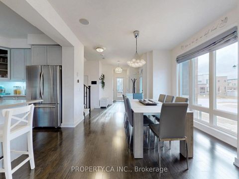 Photo 13 at 19 Denarius Crescent, Oak Ridges Lake Wilcox, Richmond Hill