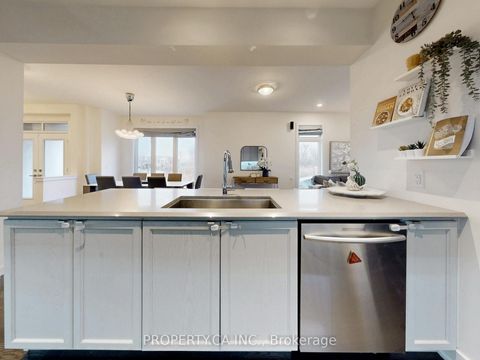 Photo 21 at 19 Denarius Crescent, Oak Ridges Lake Wilcox, Richmond Hill