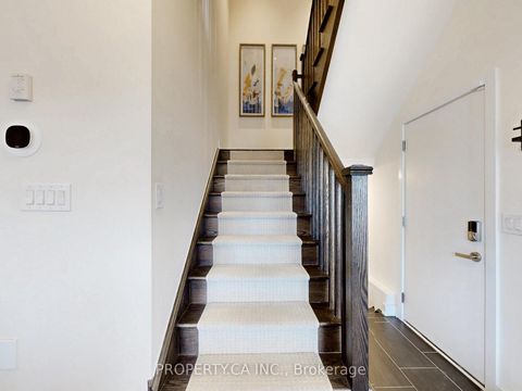 Photo 27 at 19 Denarius Crescent, Oak Ridges Lake Wilcox, Richmond Hill