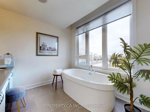 Photo 40 at 19 Denarius Crescent, Oak Ridges Lake Wilcox, Richmond Hill