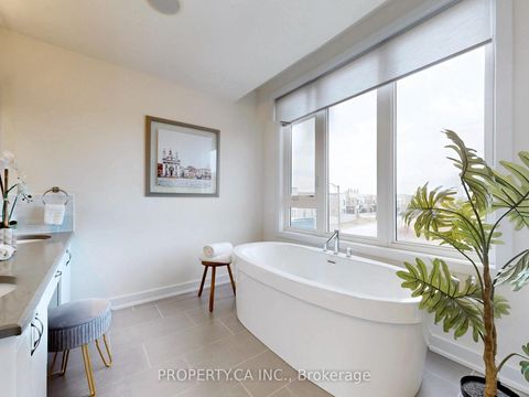 Photo 41 at 19 Denarius Crescent, Oak Ridges Lake Wilcox, Richmond Hill