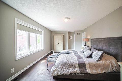 Photo 15 at 204 Ivy Jay Crescent, Bayview Northeast, Aurora Photo 15 at 204 Ivy Jay Crescent, Bayview Northeast, Aurora