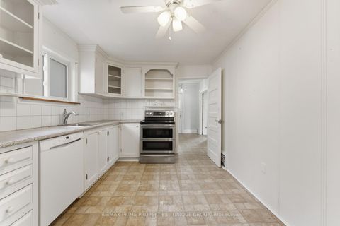 Photo 11 at 52 Long Branch Avenue, Long Branch, Toronto