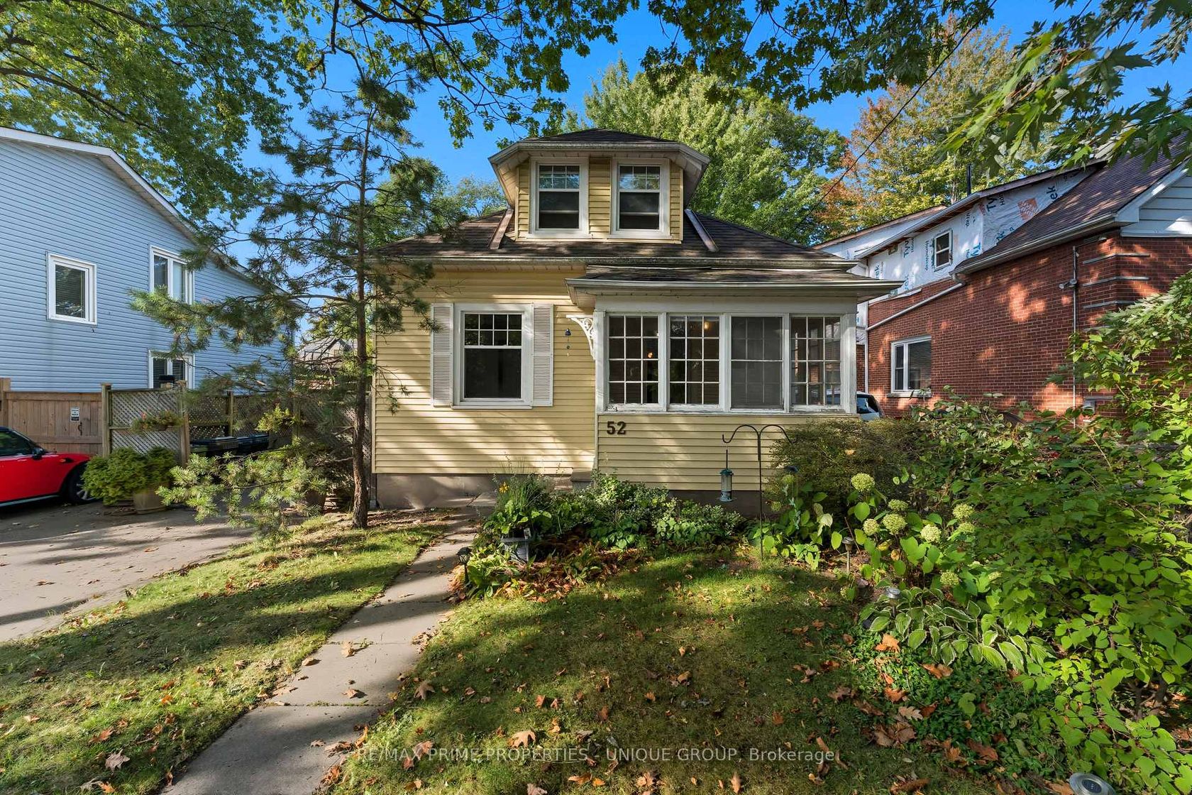 52 Long Branch Avenue, Long Branch, Toronto by Loree Meneguzzi Real Estate 52 Long Branch Avenue, Long Branch, Toronto