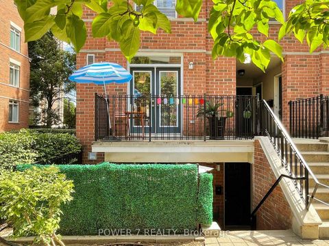 Photo 3 at 389 - 415 Jarvis Street, South St. James Town, Toronto