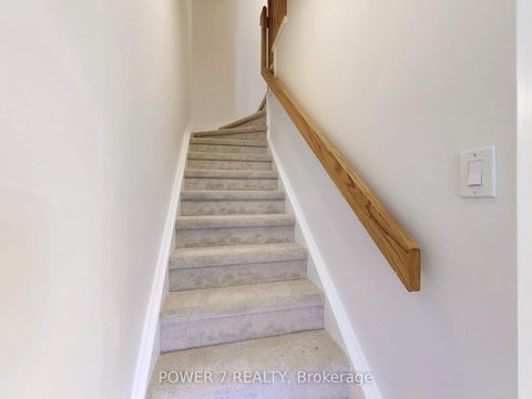 Photo 15 at 389 - 415 Jarvis Street, South St. James Town, Toronto