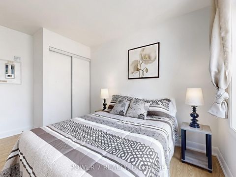 Photo 17 at 389 - 415 Jarvis Street, South St. James Town, Toronto