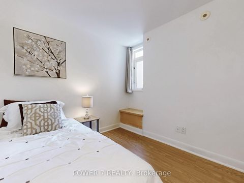 Photo 20 at 389 - 415 Jarvis Street, South St. James Town, Toronto