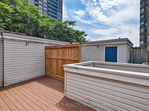 Photo 26 at 389 - 415 Jarvis Street, South St. James Town, Toronto