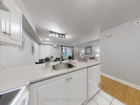 Photo 11 at 147 - 415 Jarvis Street, South St. James Town, Toronto