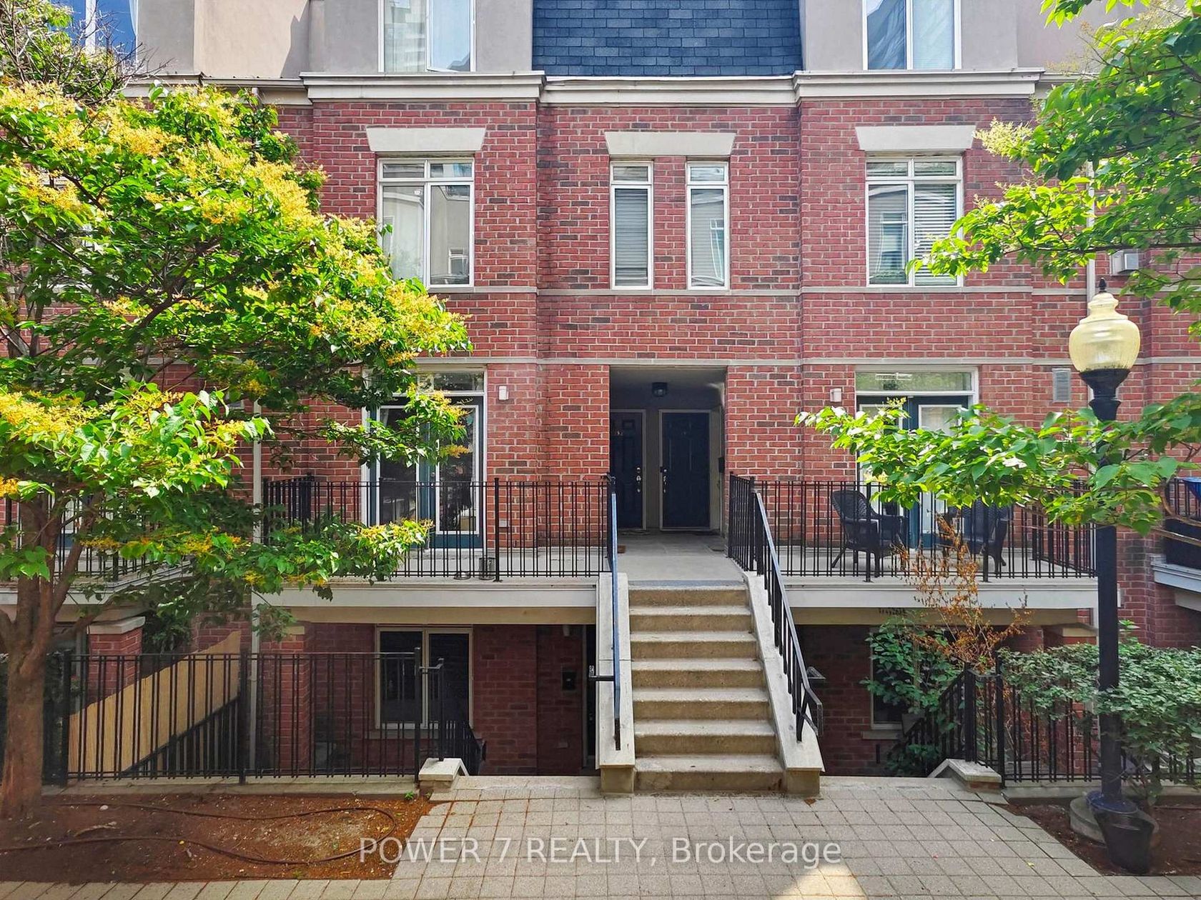 147 - 415 Jarvis Street, South St. James Town, Toronto by Loree Meneguzzi Real Estate 147 - 415 Jarvis Street, South St. James Town, Toronto