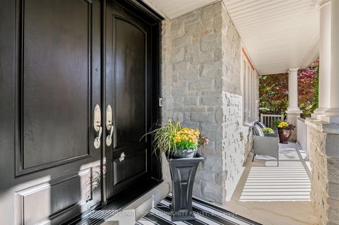 Photo 4 at 7 Sequin Drive, Jefferson, Richmond Hill