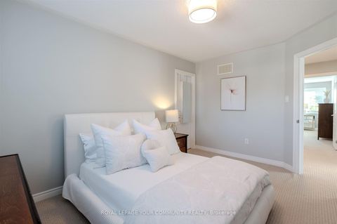 Photo 36 at 7 Sequin Drive, Jefferson, Richmond Hill