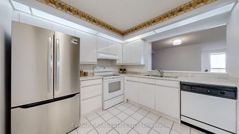 Photo 13 at 423 - 10 Guildwood Parkway, Guildwood, Toronto