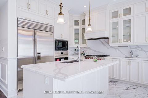 Photo 10 at 47 Milky Way Drive, Observatory, Richmond Hill