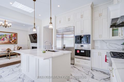 Photo 12 at 47 Milky Way Drive, Observatory, Richmond Hill