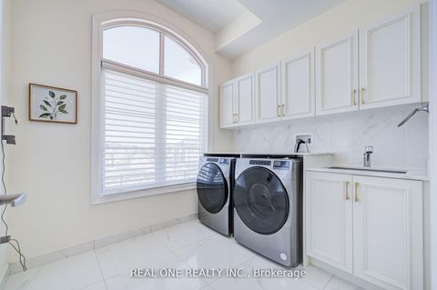 Photo 32 at 47 Milky Way Drive, Observatory, Richmond Hill