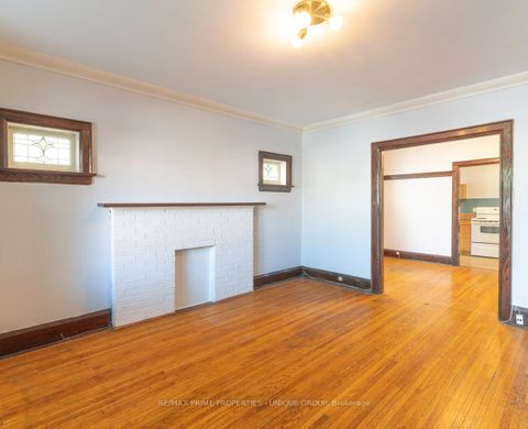 Photo 3 at 1 Bonfield Avenue, The Beaches, Toronto