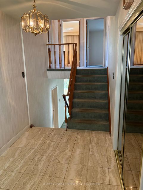 Photo 2 at 165 Verobeach Boulevard, Humbermede, Toronto