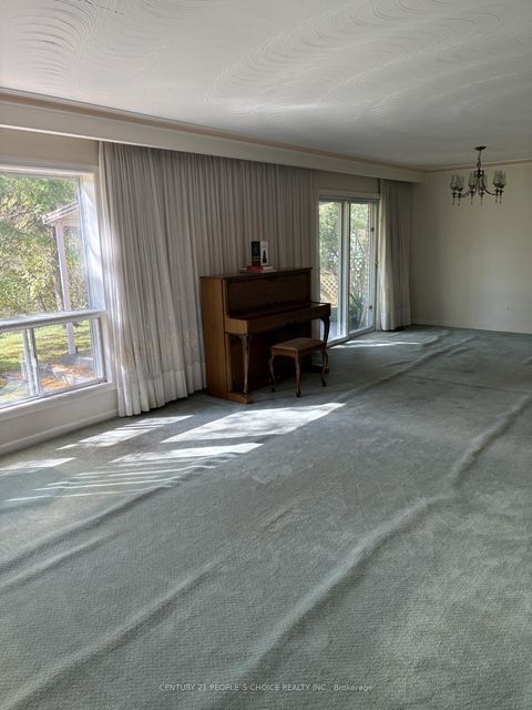 Photo 4 at 165 Verobeach Boulevard, Humbermede, Toronto