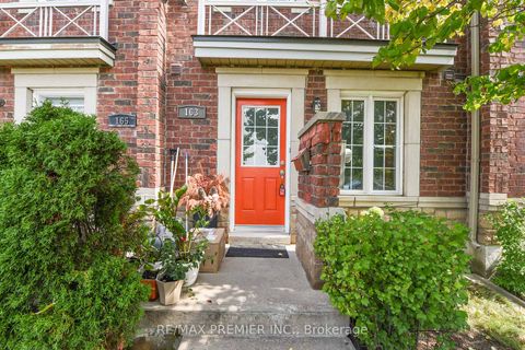 Photo 4 at 163 Torbarrie Road, CFB, Toronto