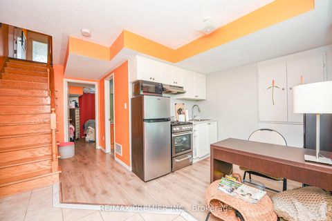 Photo 6 at 163 Torbarrie Road, CFB, Toronto