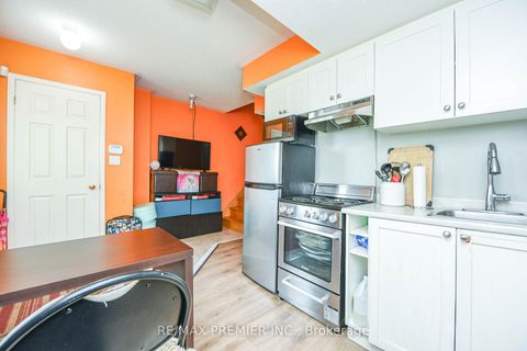 Photo 8 at 163 Torbarrie Road, CFB, Toronto
