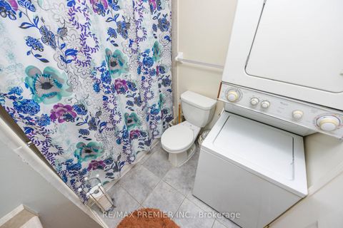 Photo 17 at 163 Torbarrie Road, CFB, Toronto Photo 17 at 163 Torbarrie Road, CFB, Toronto