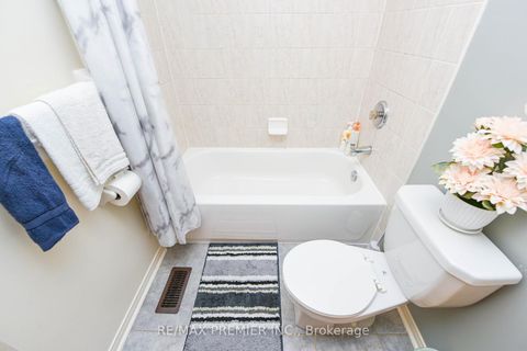 Photo 38 at 163 Torbarrie Road, CFB, Toronto Photo 38 at 163 Torbarrie Road, CFB, Toronto