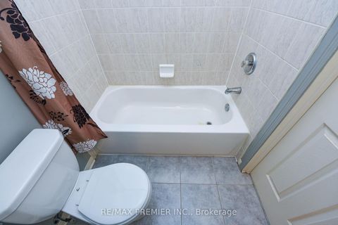 Photo 45 at 163 Torbarrie Road, CFB, Toronto Photo 45 at 163 Torbarrie Road, CFB, Toronto