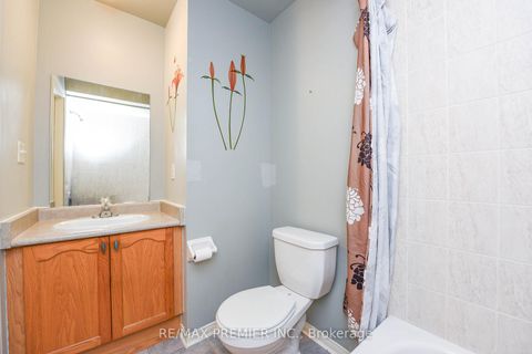 Photo 46 at 163 Torbarrie Road, CFB, Toronto Photo 46 at 163 Torbarrie Road, CFB, Toronto