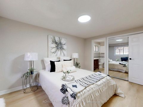 Photo 16 at 54 Bledlow Manor Drive, Guildwood, Toronto
