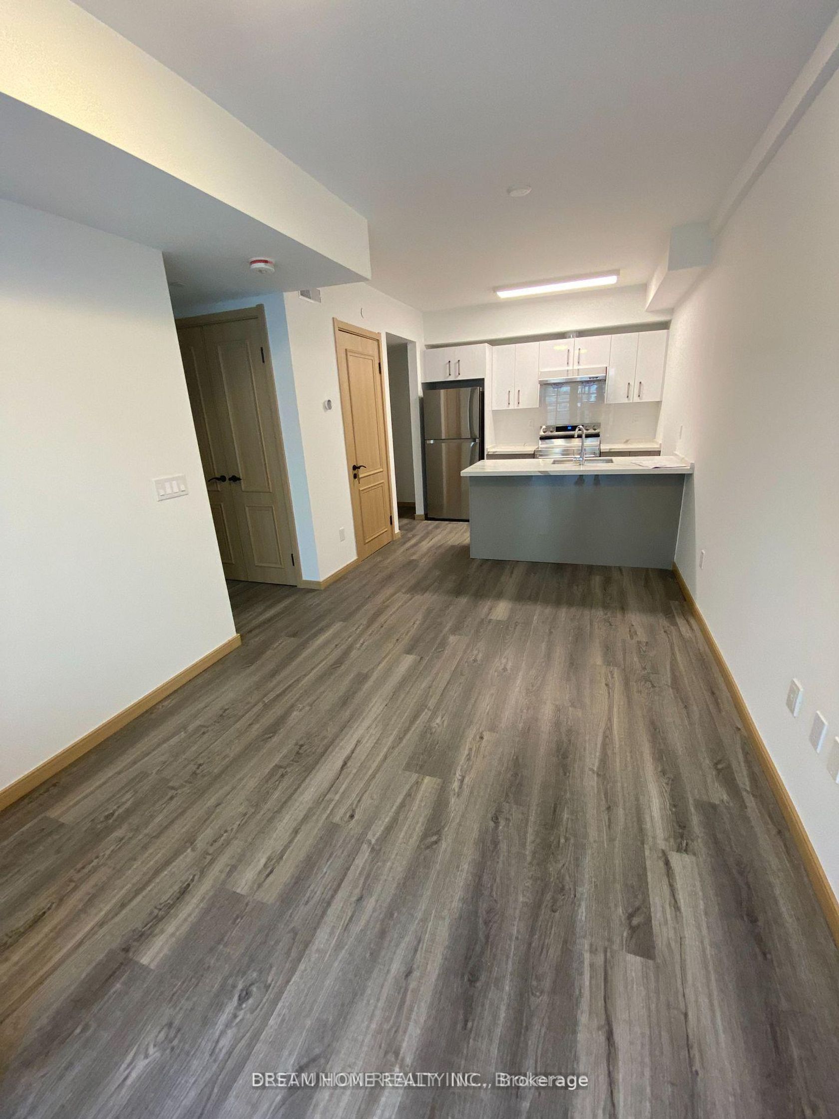 B116 - 50 Morecambe Gate, L'Amoreaux, Toronto 
