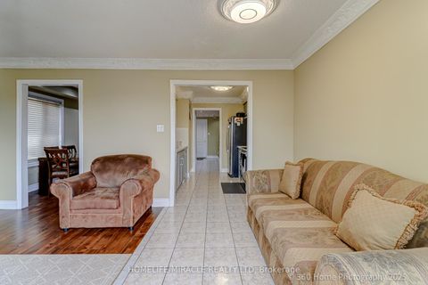 Photo 10 at 7 Creekwood Court, West Woodbridge, Vaughan
