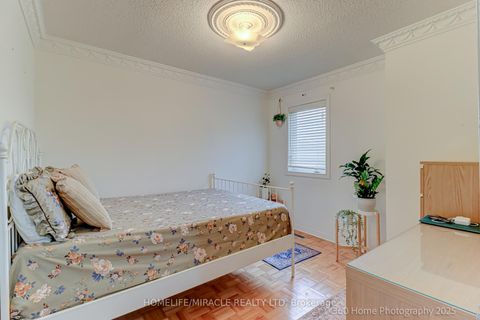 Photo 17 at 7 Creekwood Court, West Woodbridge, Vaughan