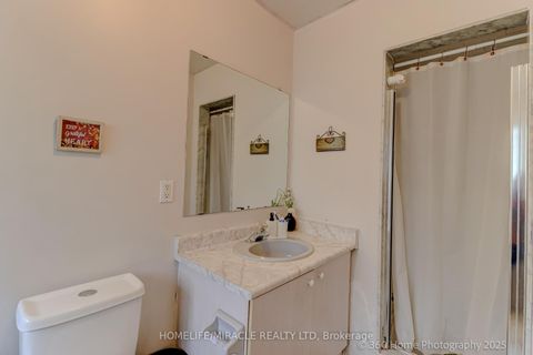 Photo 21 at 7 Creekwood Court, West Woodbridge, Vaughan