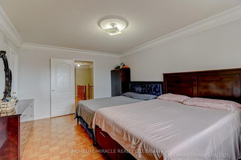 Photo 22 at 7 Creekwood Court, West Woodbridge, Vaughan