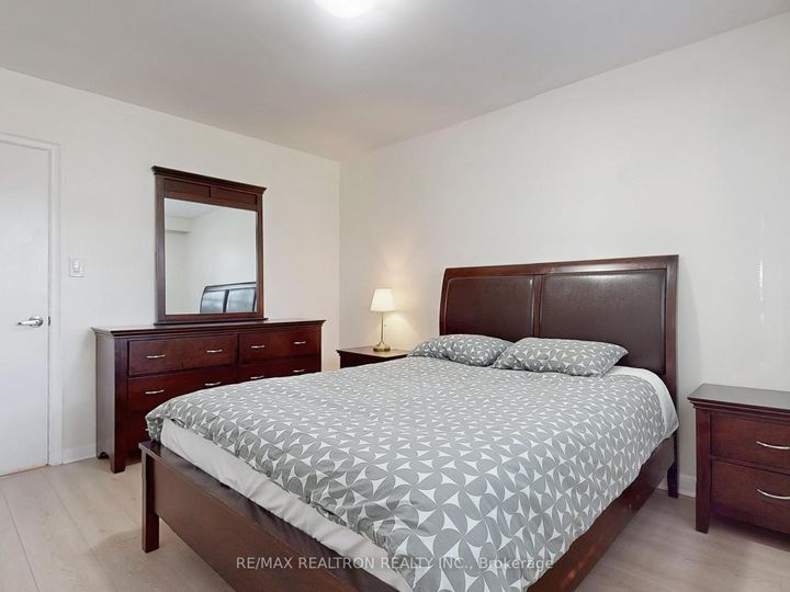 Photo 13 at 46 Palomino Crescent, Bayview Village, Toronto