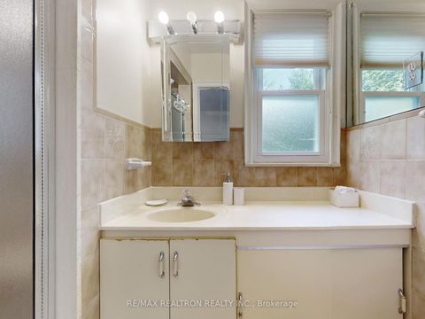 Photo 10 at 46 Palomino Crescent, Bayview Village, Toronto